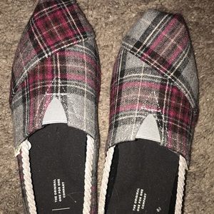 NWOT Plaid Toms